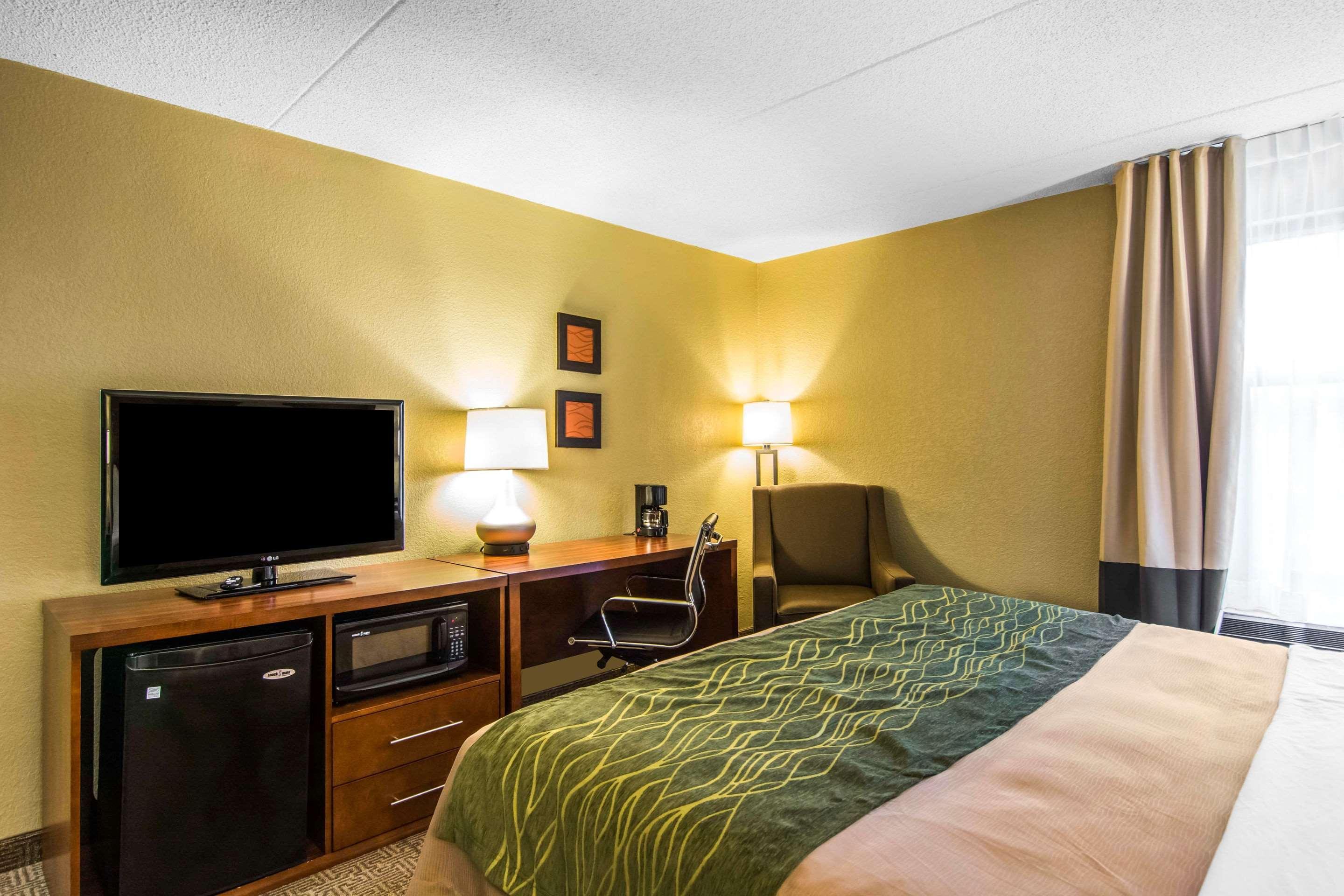 Comfort Inn Newport News-Williamsburg East Esterno foto
