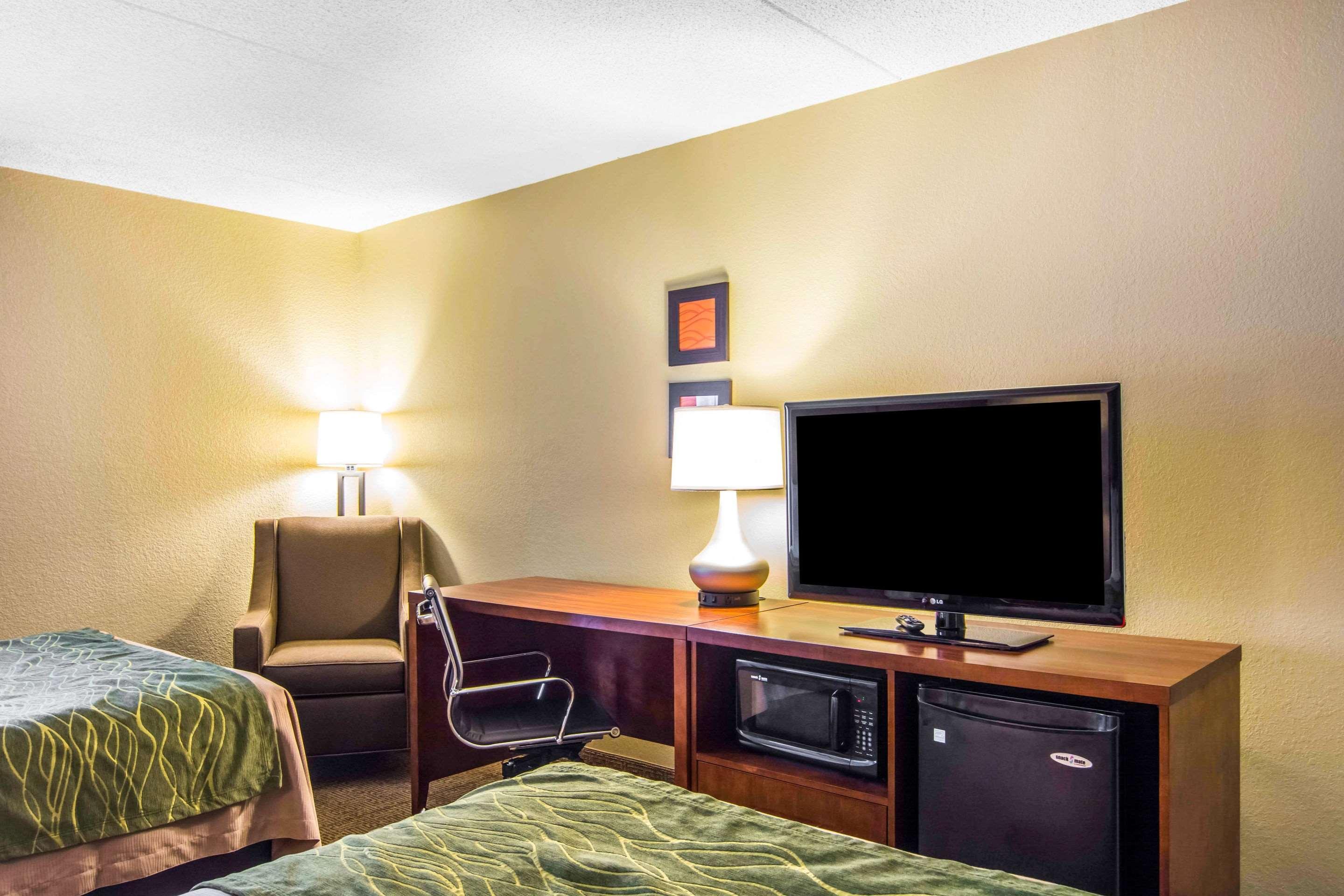 Comfort Inn Newport News-Williamsburg East Esterno foto
