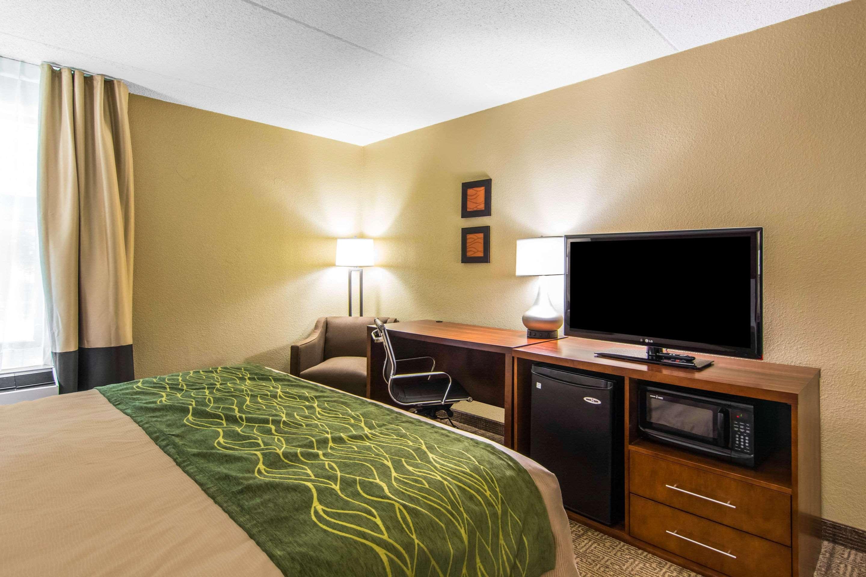Comfort Inn Newport News-Williamsburg East Esterno foto